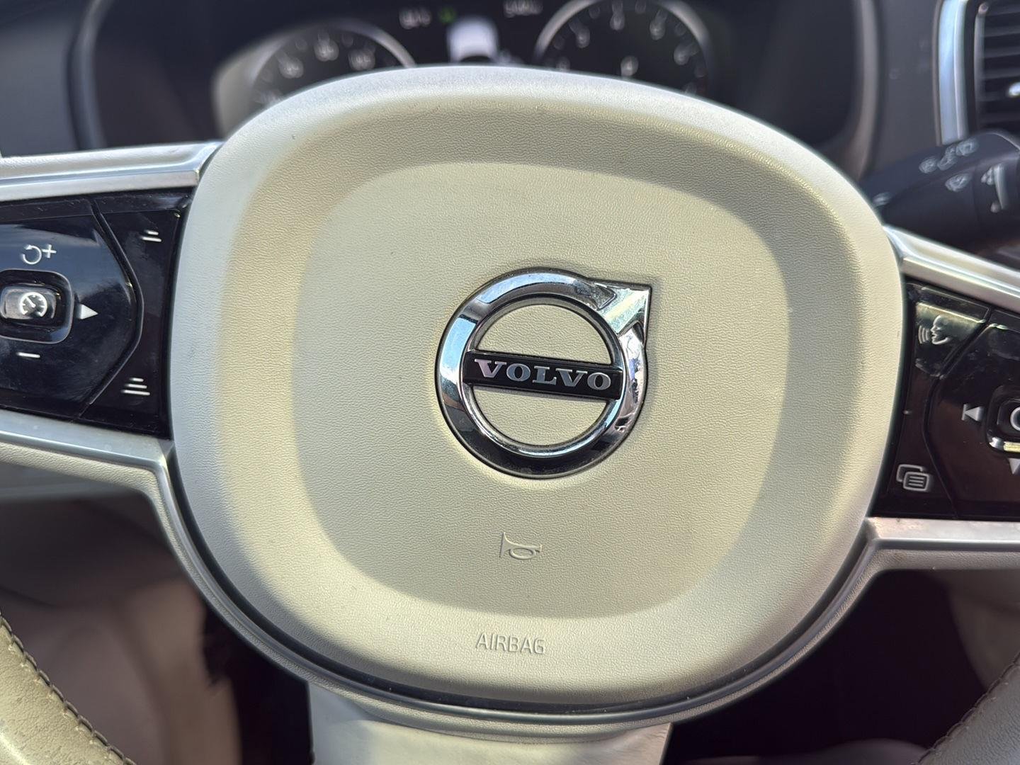Used 2021 Bright Silver Metallic Volvo Momentum image 22