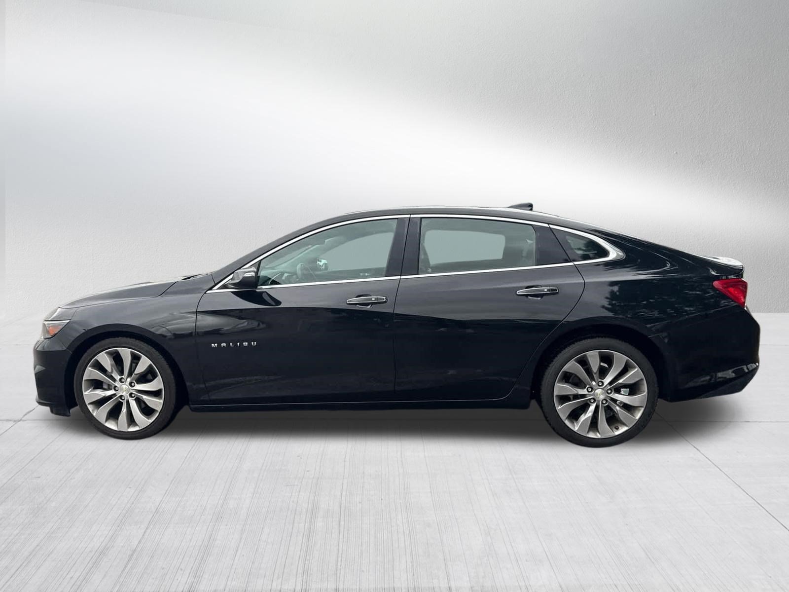 Used 2017 MOSAIC BLACK METALLIC Chevrolet Premier image 4