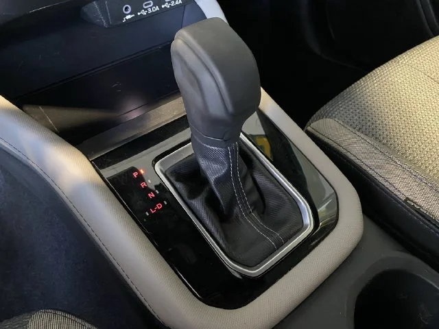 Used 2025 Crystal White Pearl Subaru Premium image 26