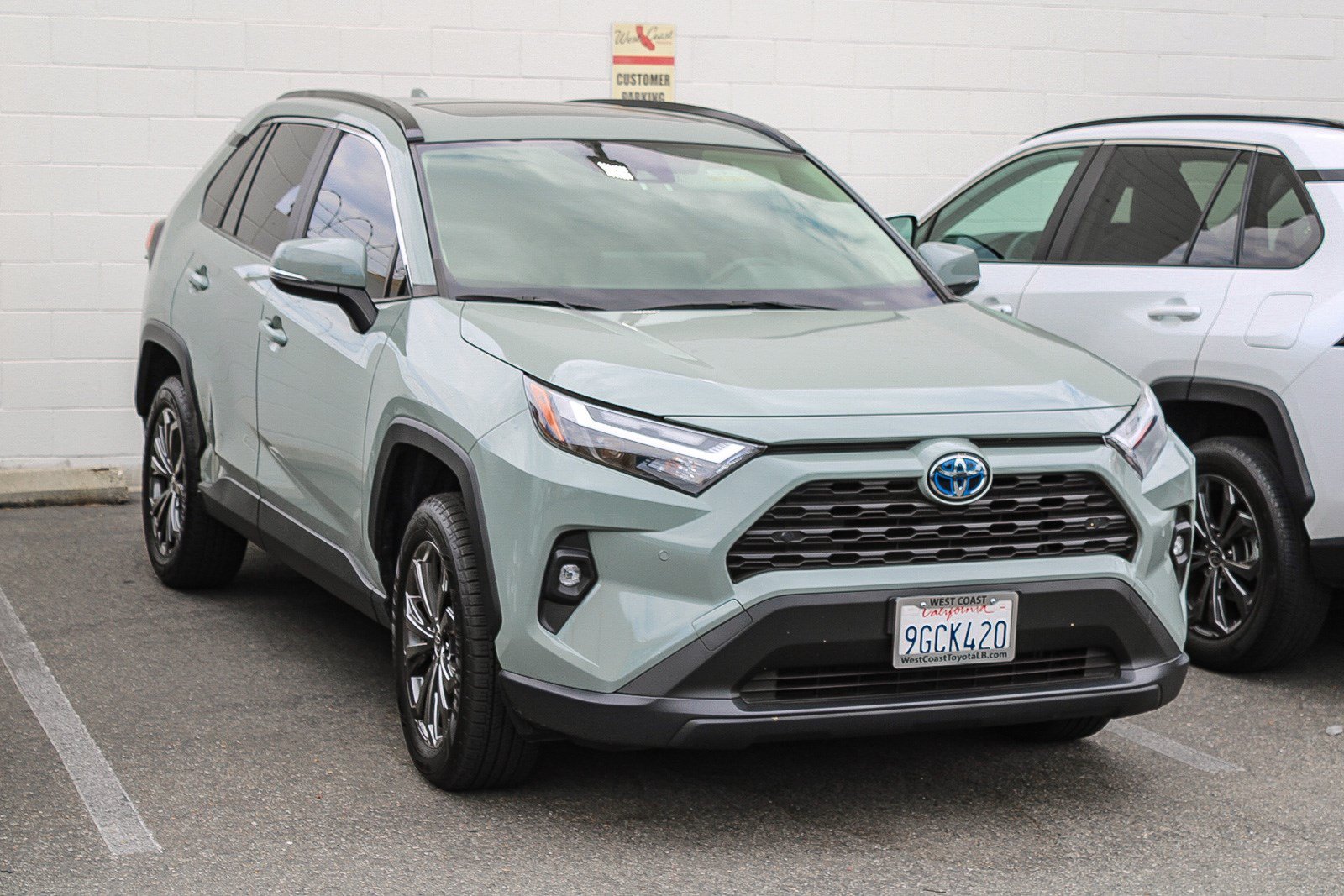 Certified Used 2023 Lunar Rock Toyota Hybrid XLE Premium image 3