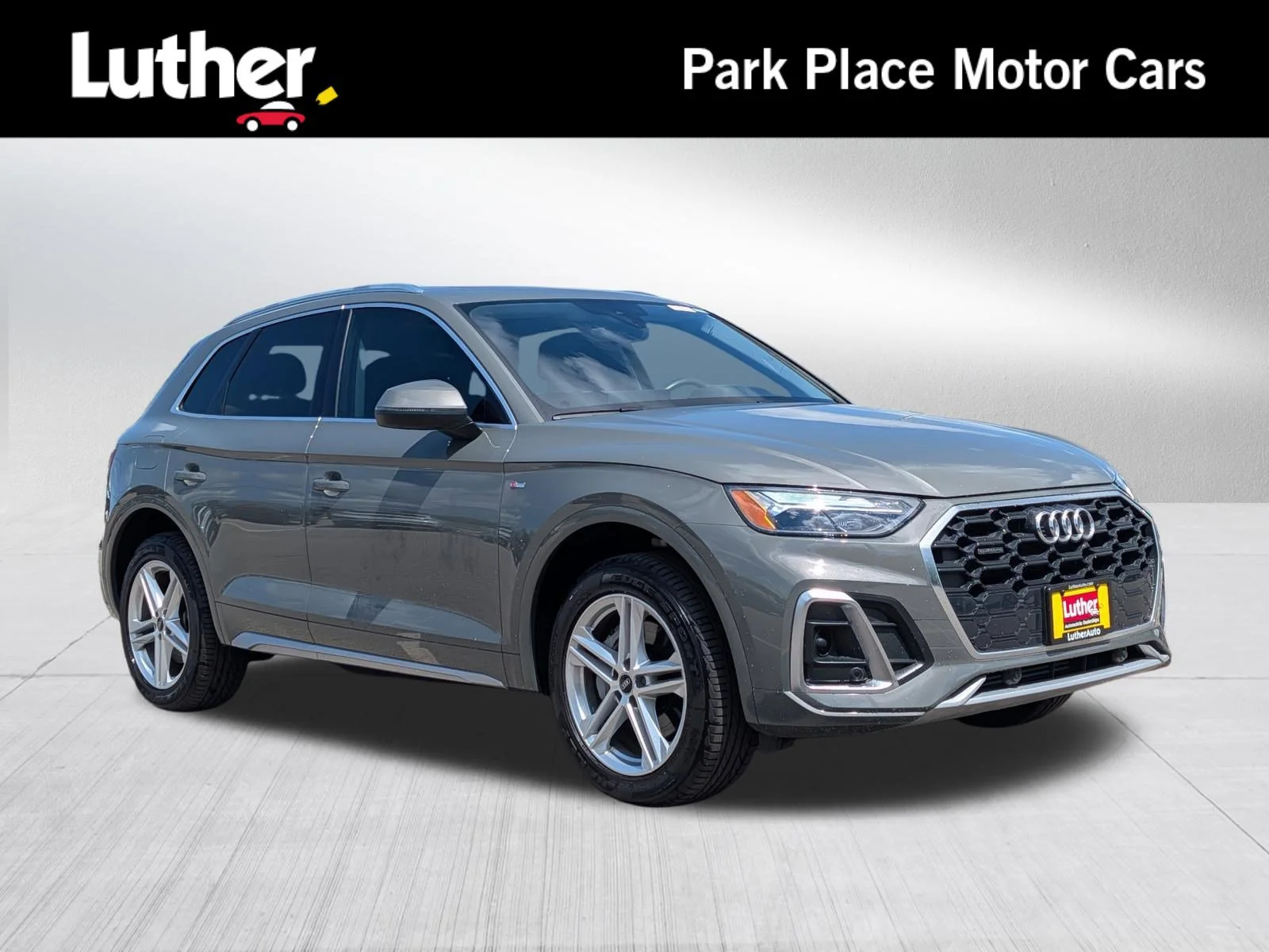 2023 Audi Q5 55 e Premium's photo