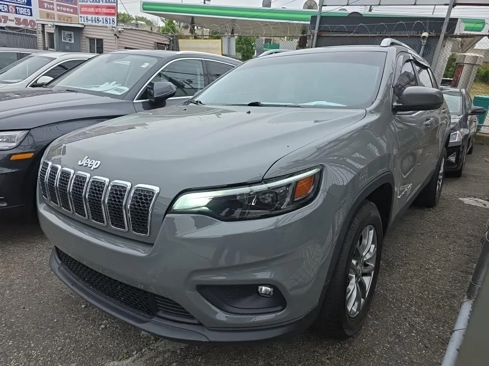 Vehicle Image 2