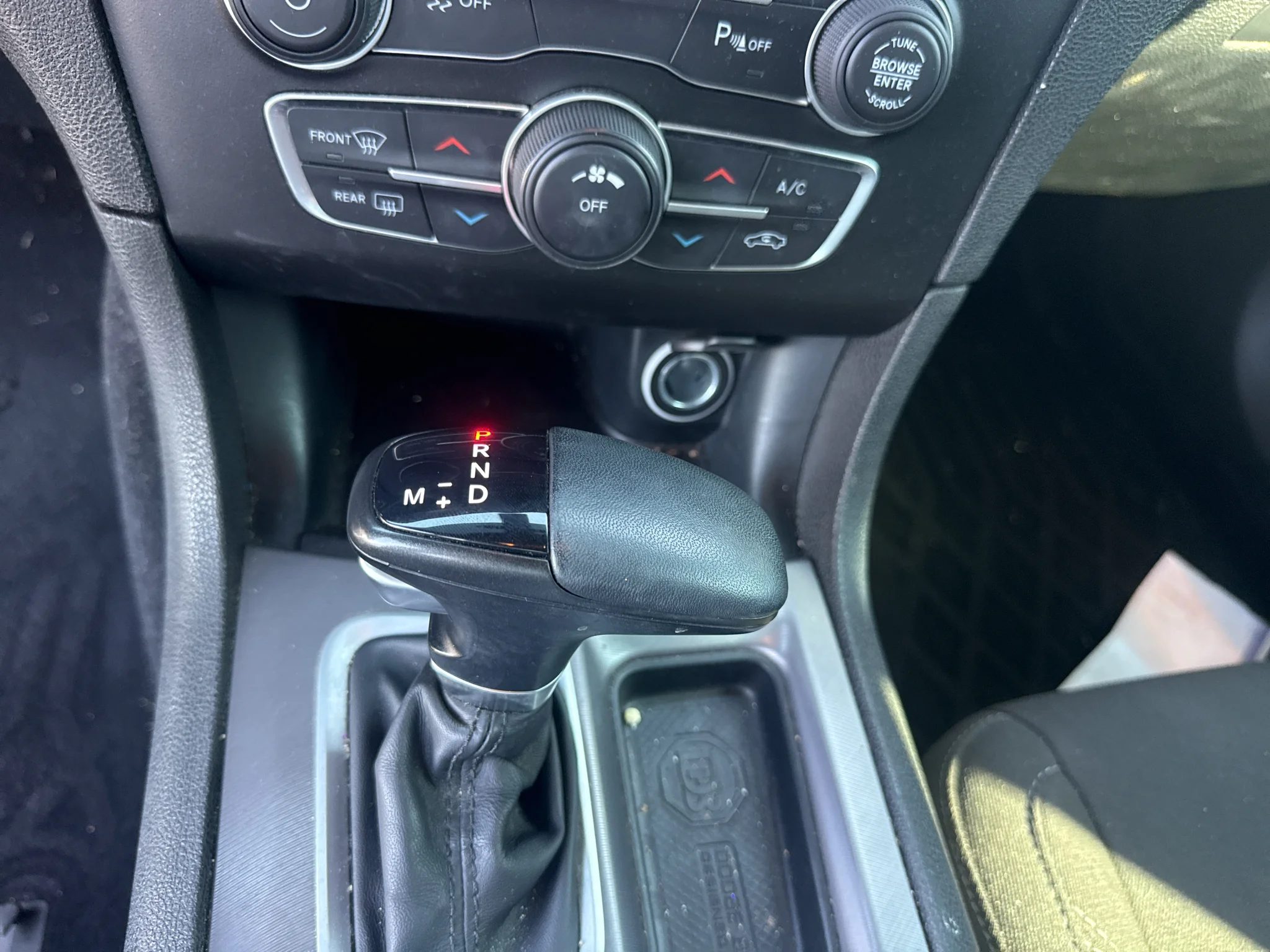 Used 2023 White Knuckle Clearcoat Dodge SXT image 17