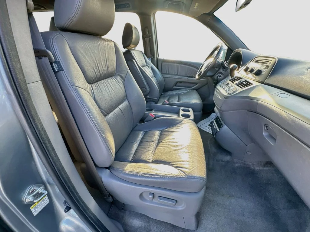 Used 2010 Silver Honda EX-L image 31