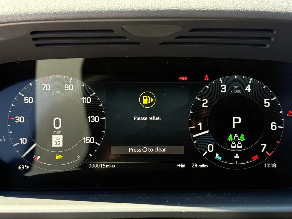 Used 2025 Black Land Rover Dynamic SE image 19