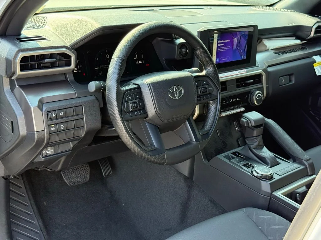 2025 Toyota Tacoma SR5 - Photo 11