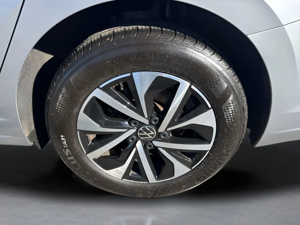 Used 2024 Silver Volkswagen S image 31