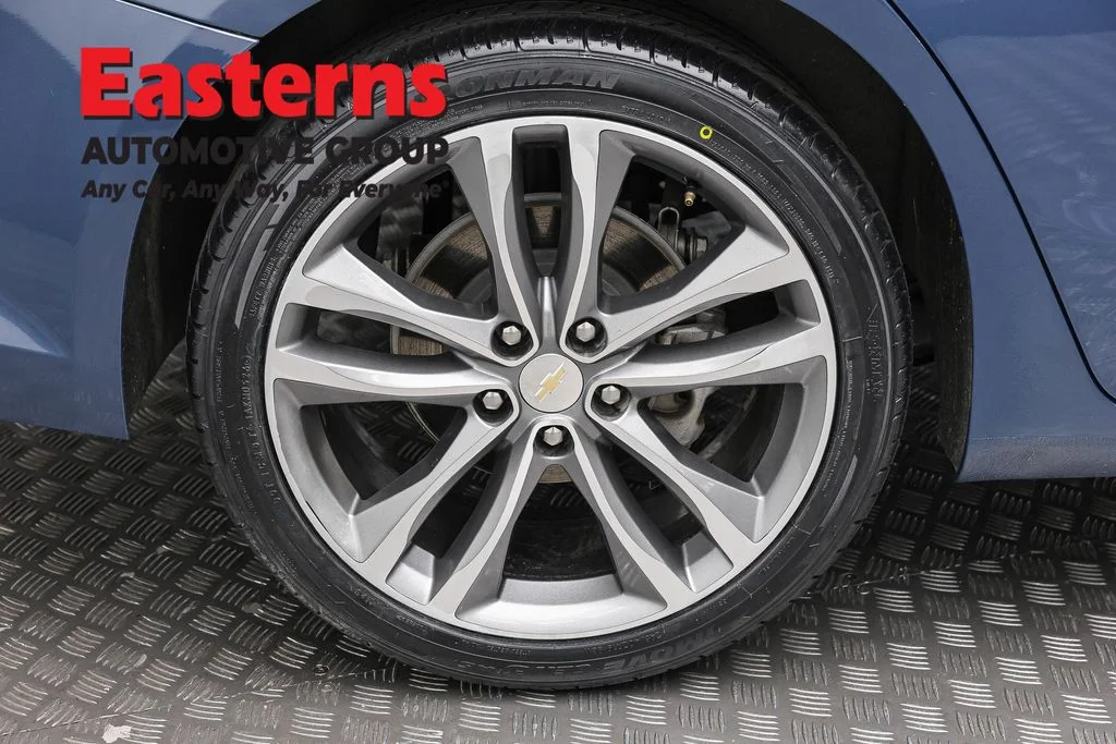 Used 2024 Blue Chevrolet LT image 31