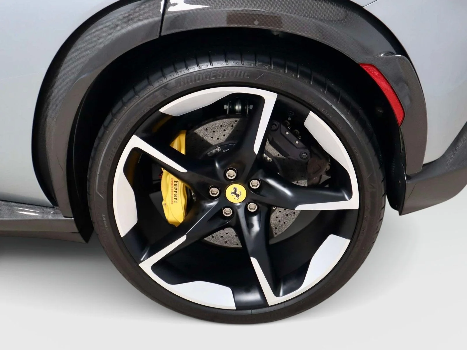 Certified Used 2024 Grigio Titanio Metall Ferrari  image 9