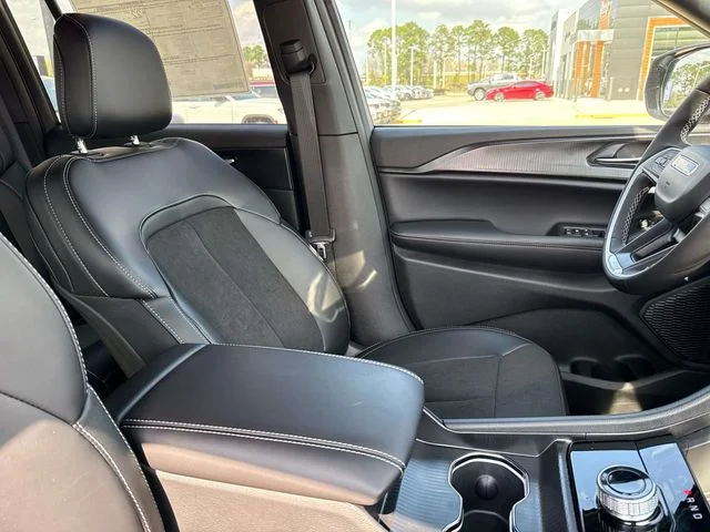 New 2025 Gray Jeep Altitude X image 24