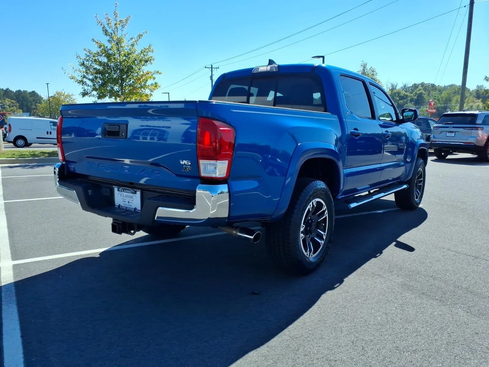 Used 2017 Blazing Blue Pearl Toyota SR5 image 2