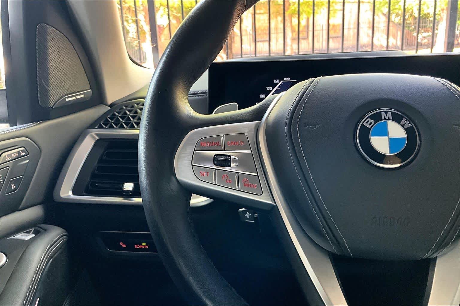 Used 2025 Black Sapphire Metallic BMW xDrive40i image 23