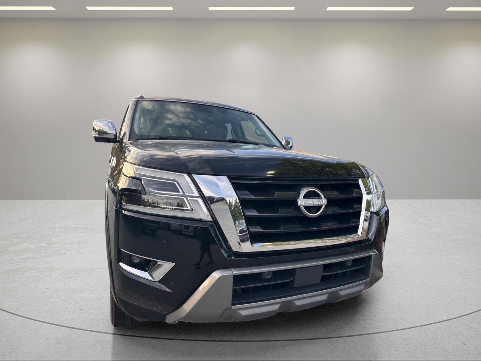Used 2021 Super Black Nissan Platinum image 10