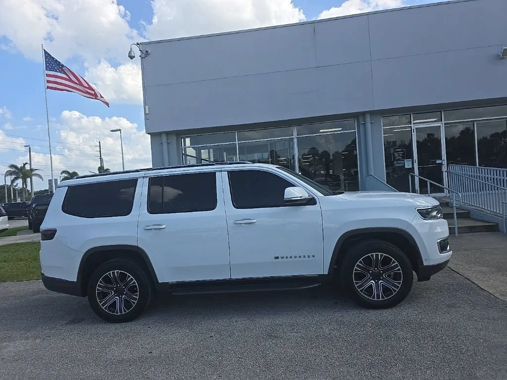 Certified Used 2022 Bright White Clearcoat Jeep Series III image 7