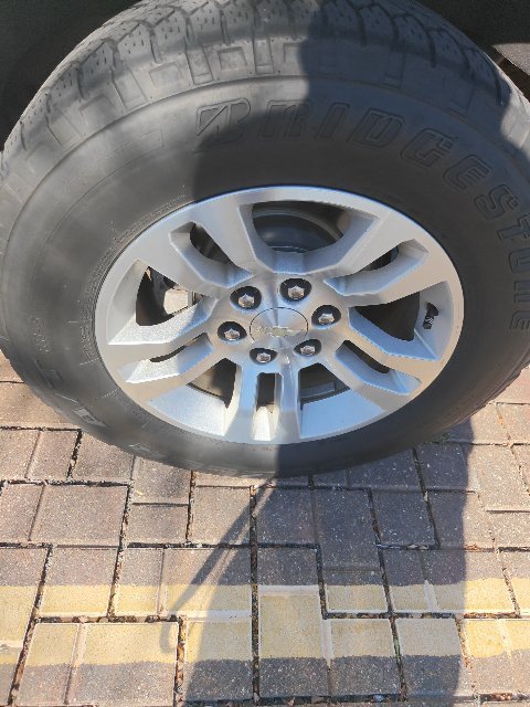 Used 2018 Silver Chevrolet LT image 18