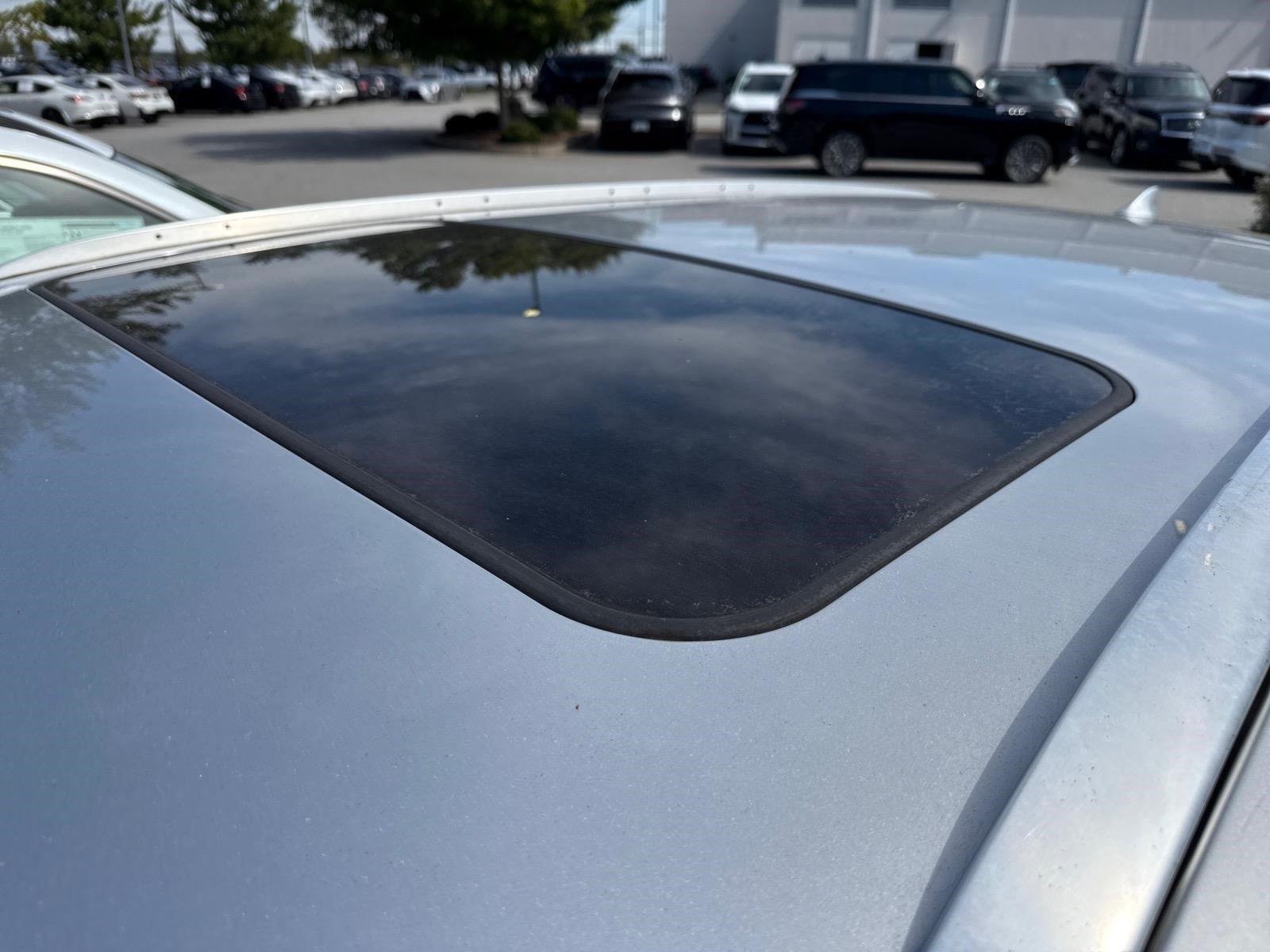 Used 2019 Silver Lining Metallic Lexus RX 350L Premium image 3