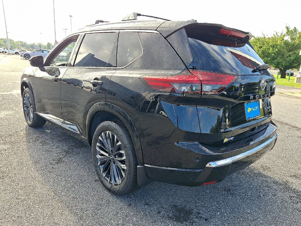 New 2026 Super Black Nissan Platinum image 3