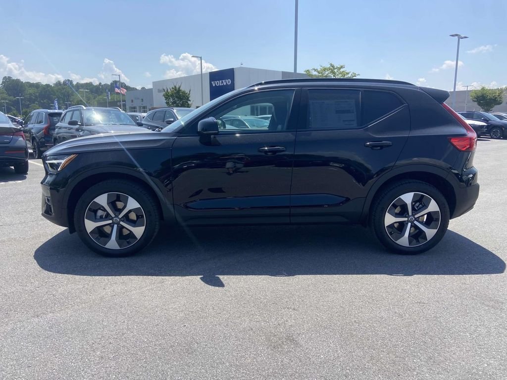 2026 Volvo XC40 Plus - Photo 18