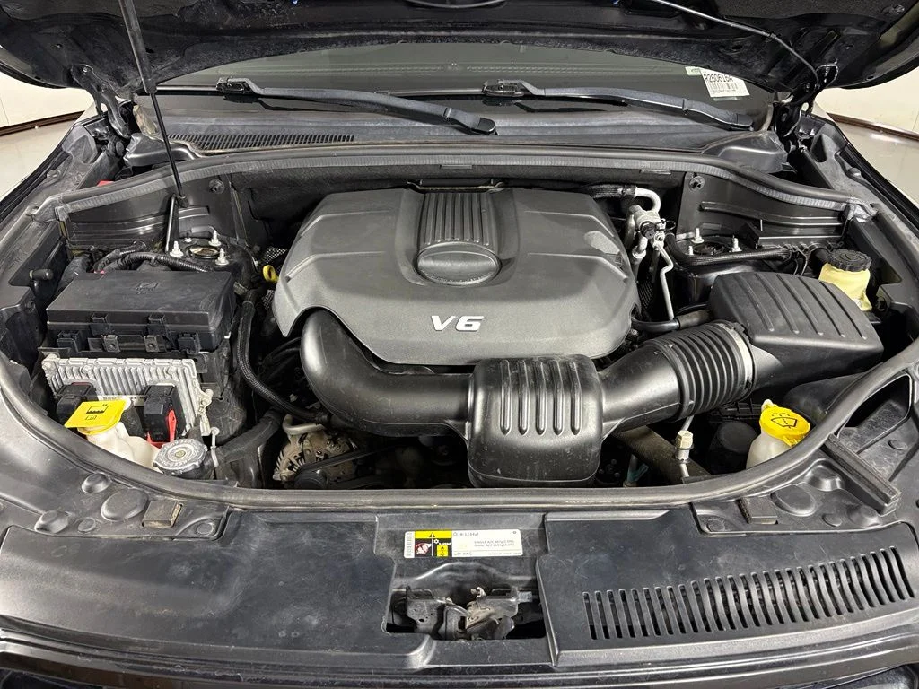 Used 2015 Black Dodge SXT image 43