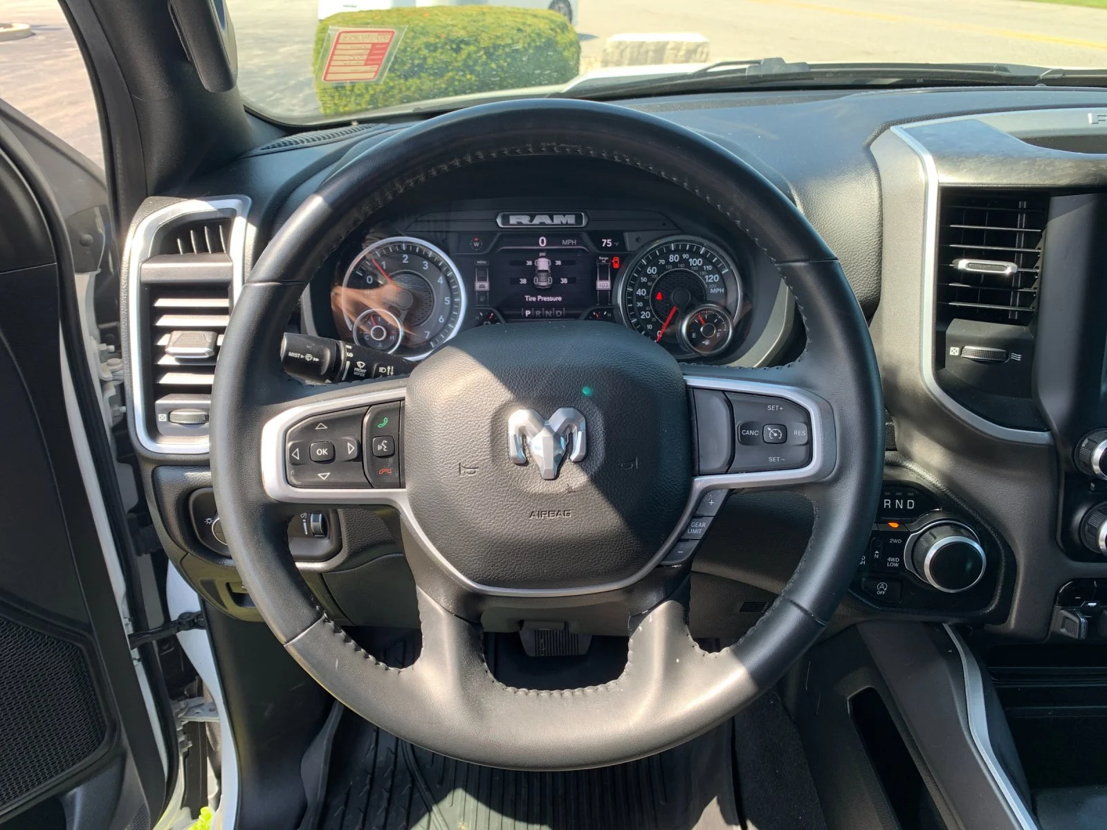 Used 2022 White Ram Big Horn/Lone Star image 25
