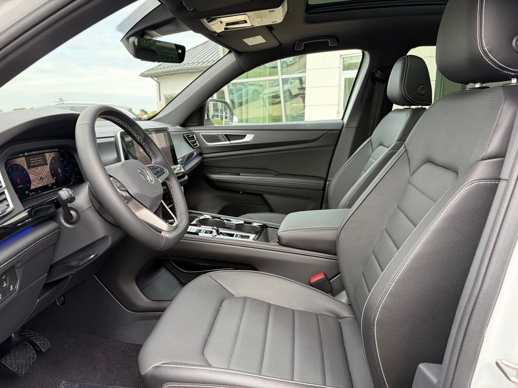 New 2026 Opal White Pearl Volkswagen 2.0T SEL image 8