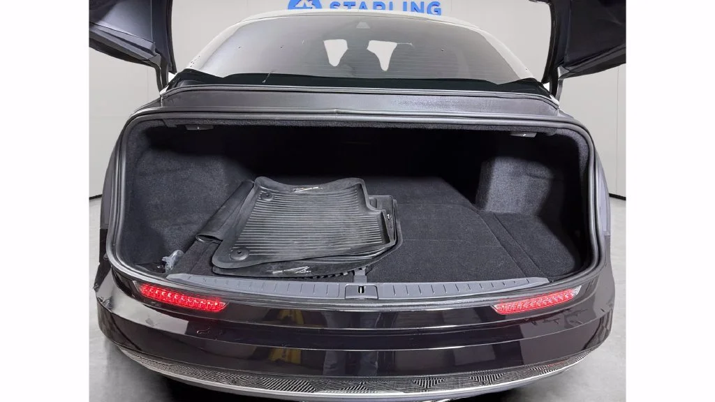 Used 2025  LUCID Pure image 31
