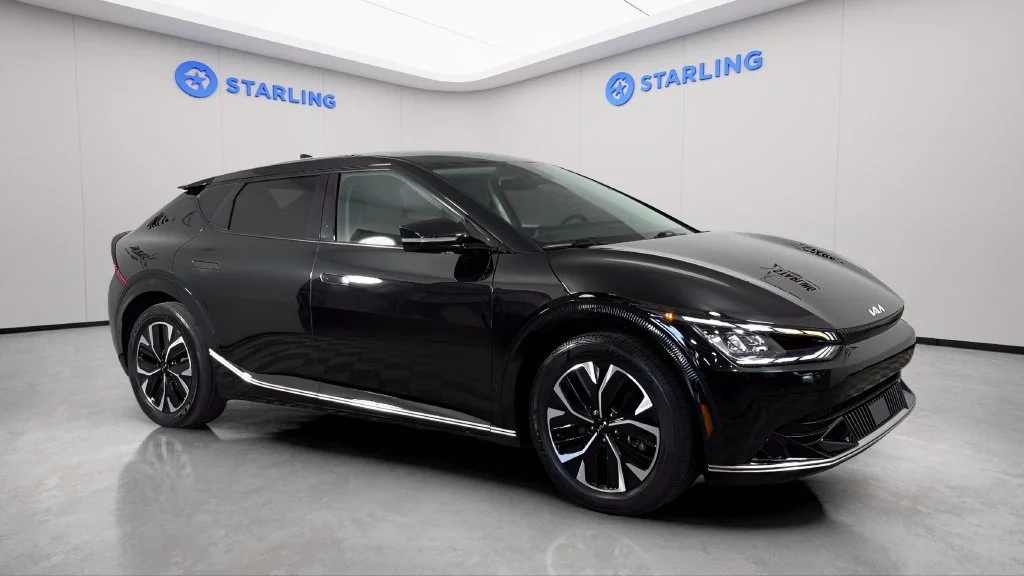 Used 2024 Black Kia Wind image 14