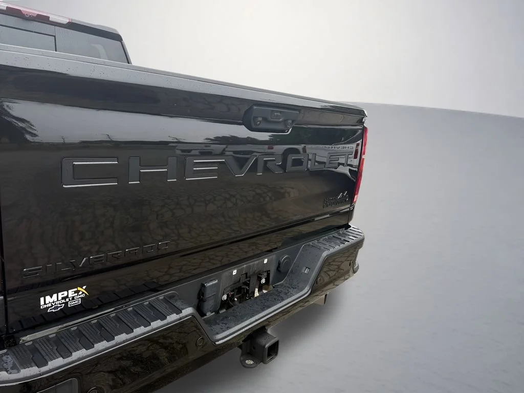 Used 2025 Black Chevrolet High Country image 38