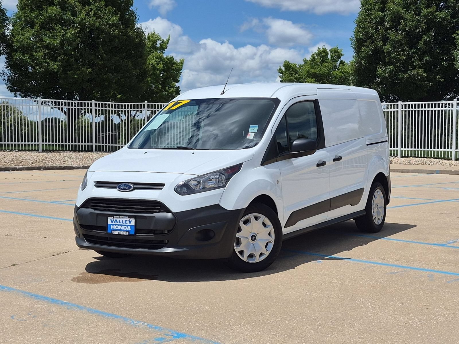 Used 2017 Frozen White Ford XL image 2