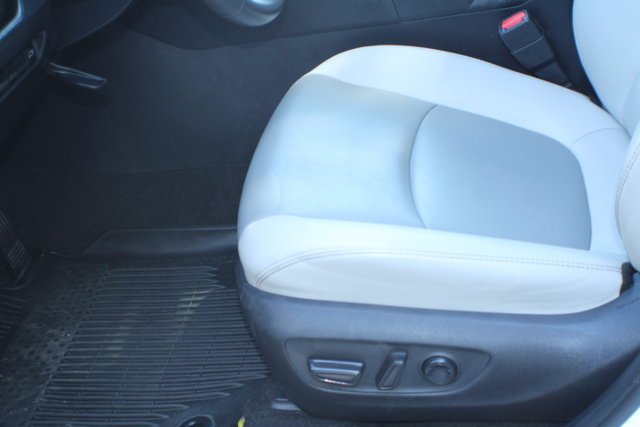 Used 2020 Super White Toyota XLE Premium image 14