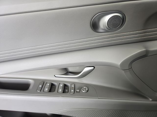 2025 Hyundai Elantra SEL - Photo 10