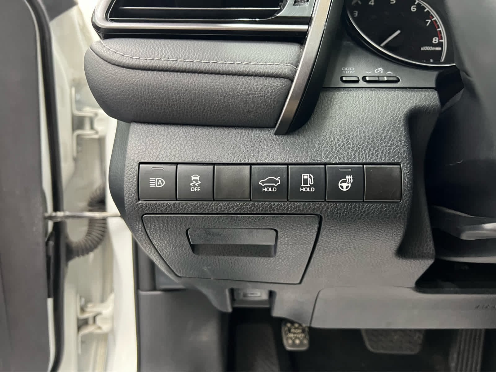 Used 2024 Ice Cap Toyota SE image 22