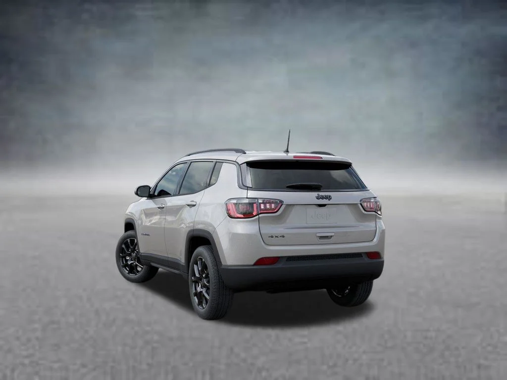 New 2026 Silver Zynith Metallic Clear-Coat Exterior Paint Jeep Latitude image 3