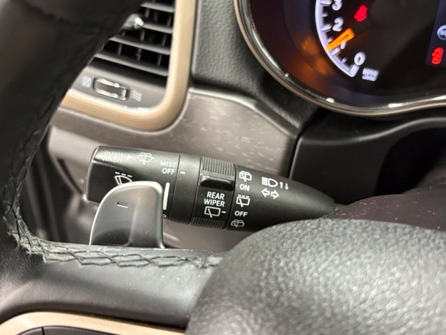 Used 2016 Silver Jeep Laredo image 24