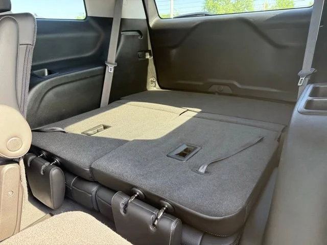 Used 2023 Sterling Metallic GMC SLT image 40