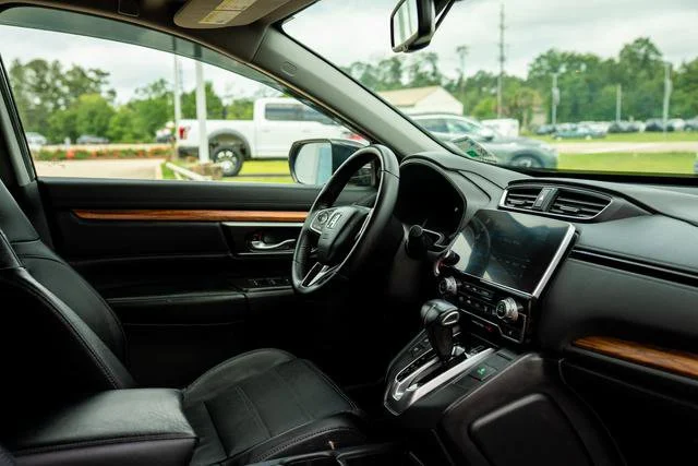 Used 2018 Black Honda Touring image 10