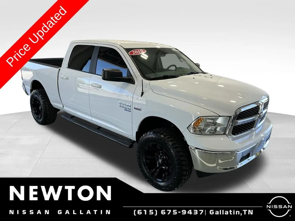 2019 RAM 1500 Classic SLT 4x4 Crew Cab 6'4's photo
