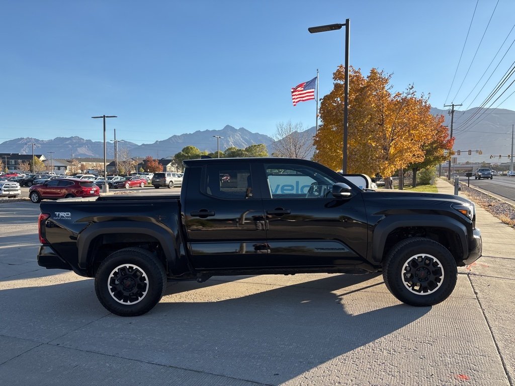 2024 Toyota Tacoma TRD Off-Road photo 3