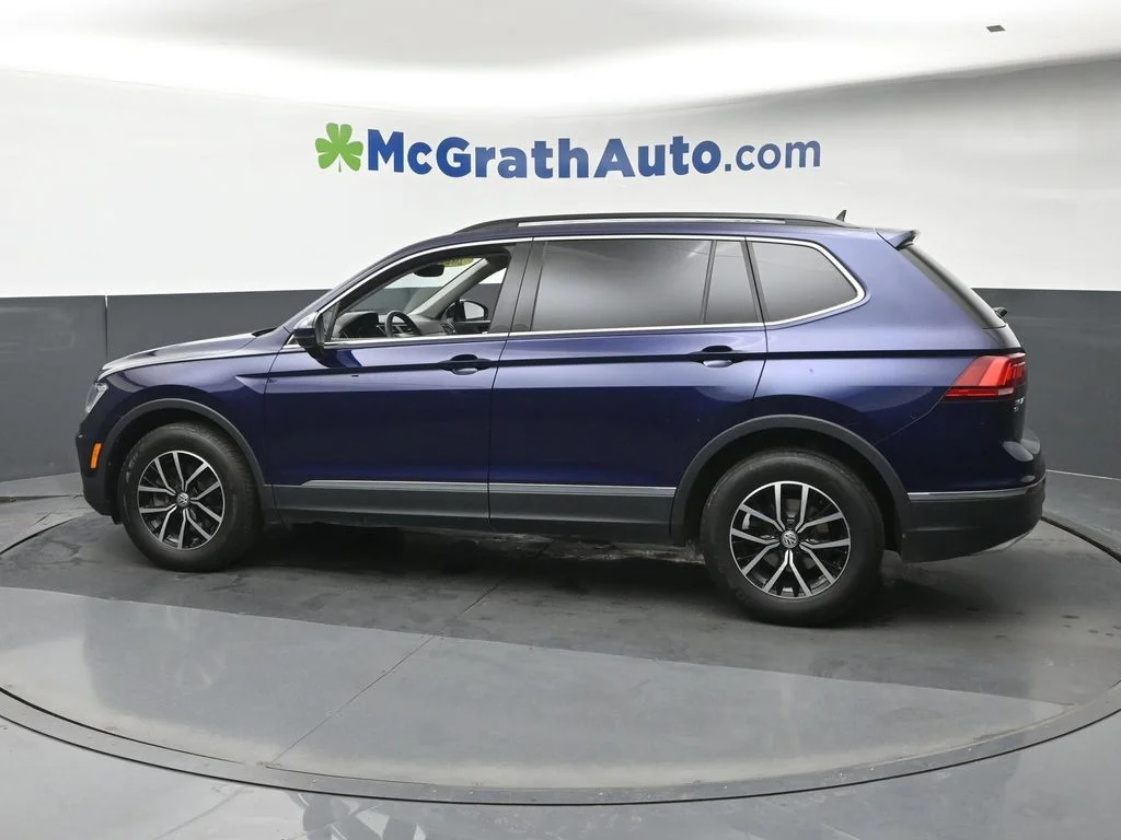 Certified Used 2021 Blue Volkswagen 2.0T SE image 24
