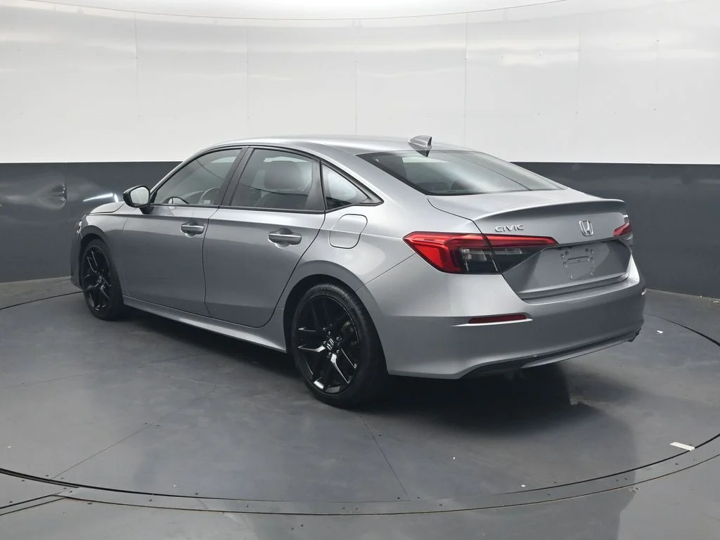 Used 2024  Honda Sport image 6