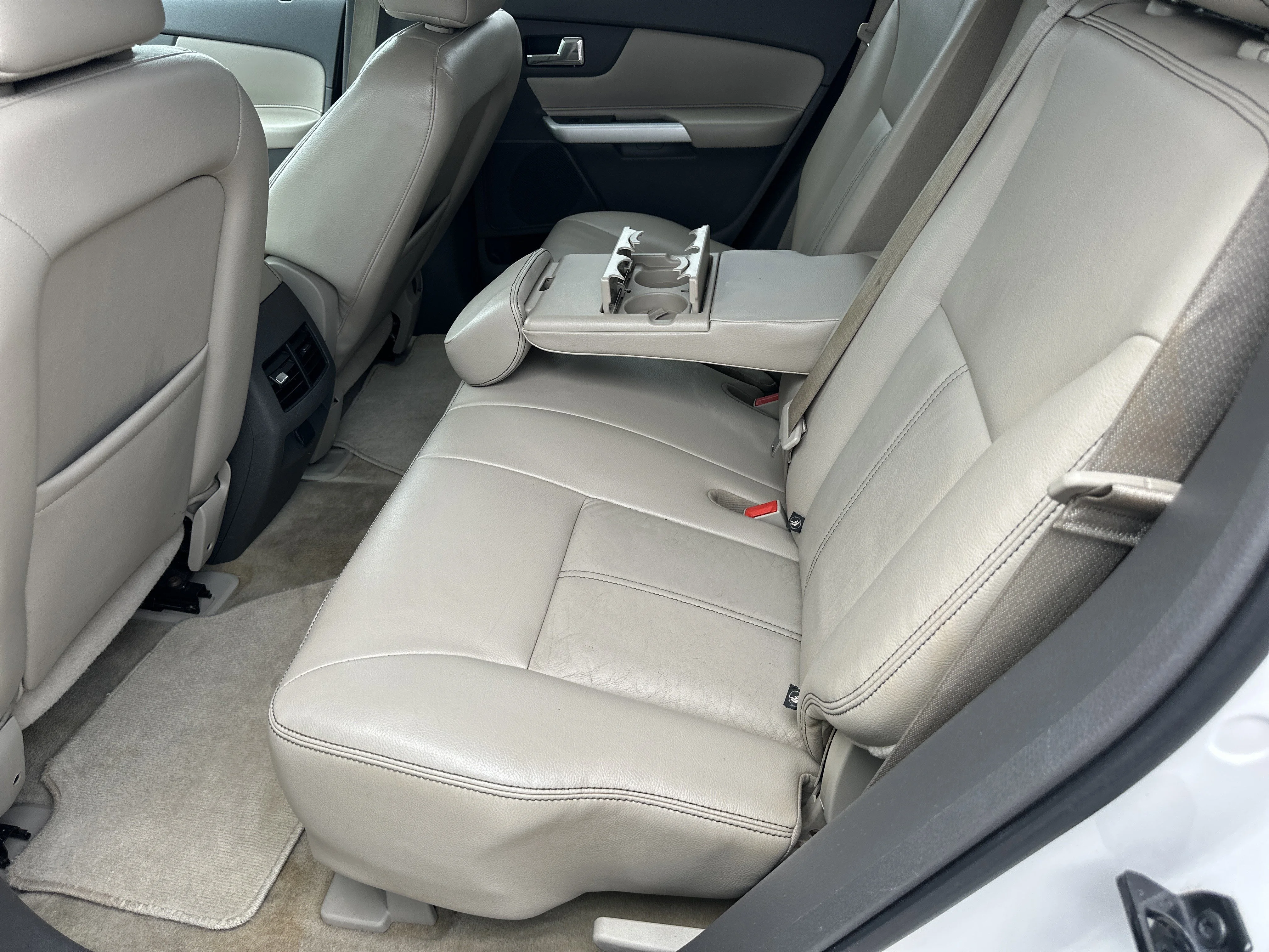 Used 2011 White Platinum Metallic Tri-Coat Ford SEL image 20