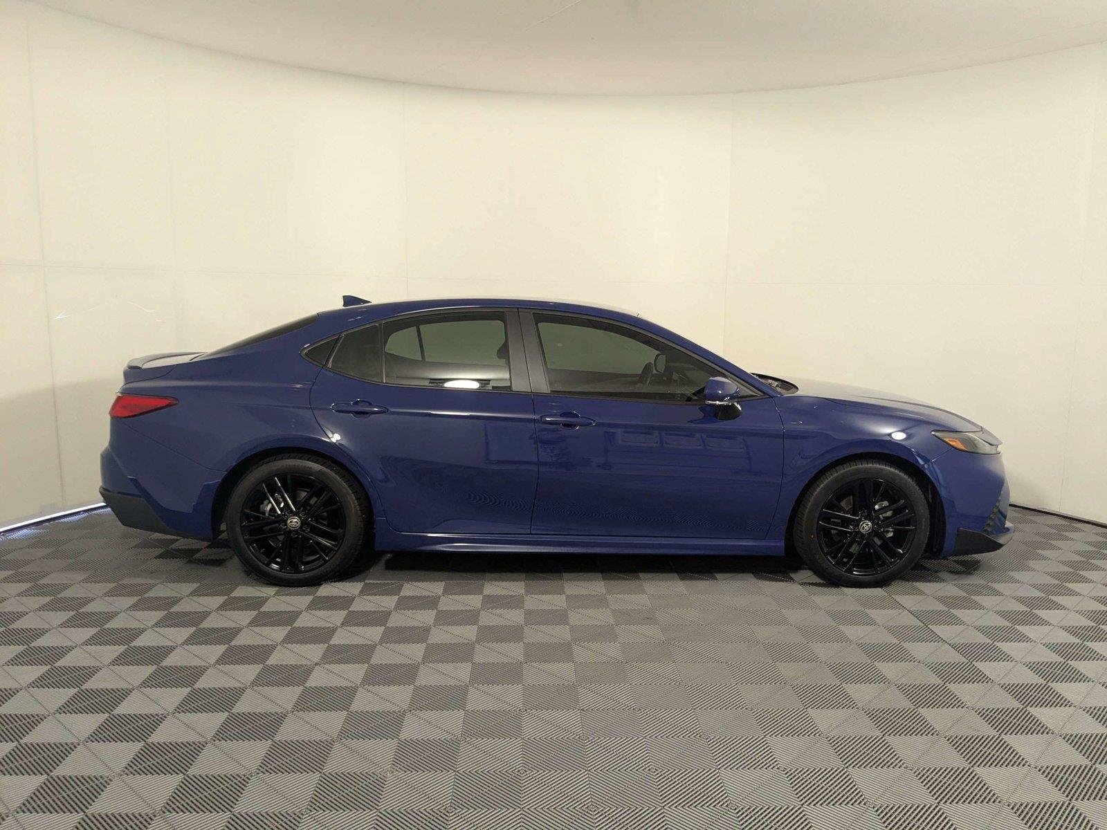 Used 2025 Reservoir Blue Toyota SE image 5