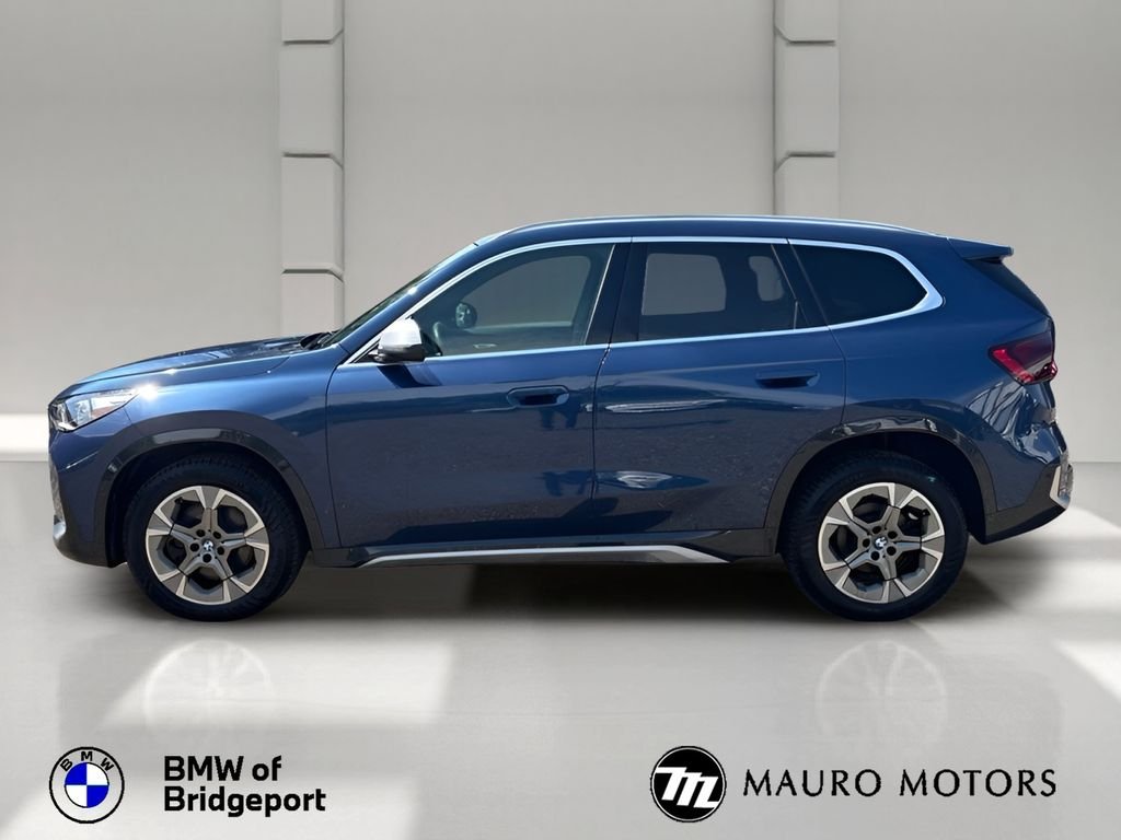 Used 2023 Blue BMW xDrive28i image 2