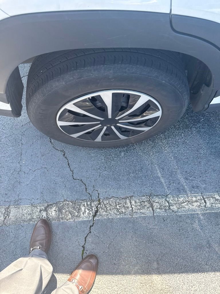 Used 2022 Beige Toyota L image 7