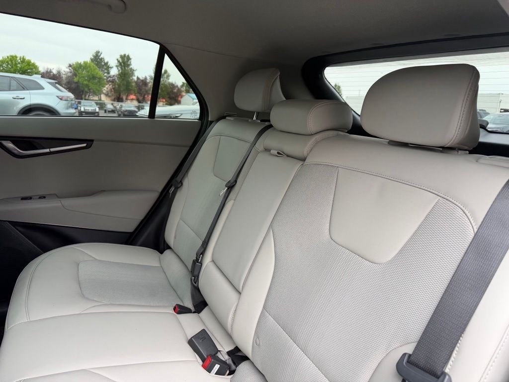 Used 2023 Cityscape Green Kia Wind image 29