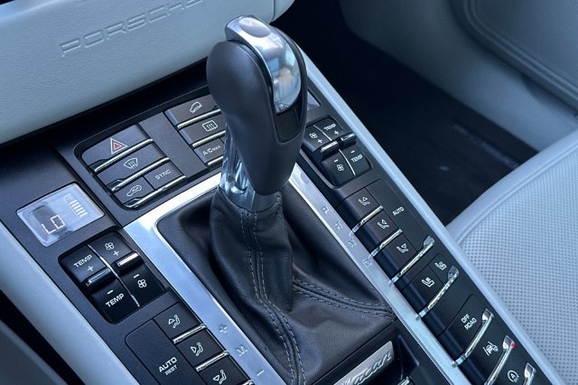 Used 2017  Porsche Turbo image 21