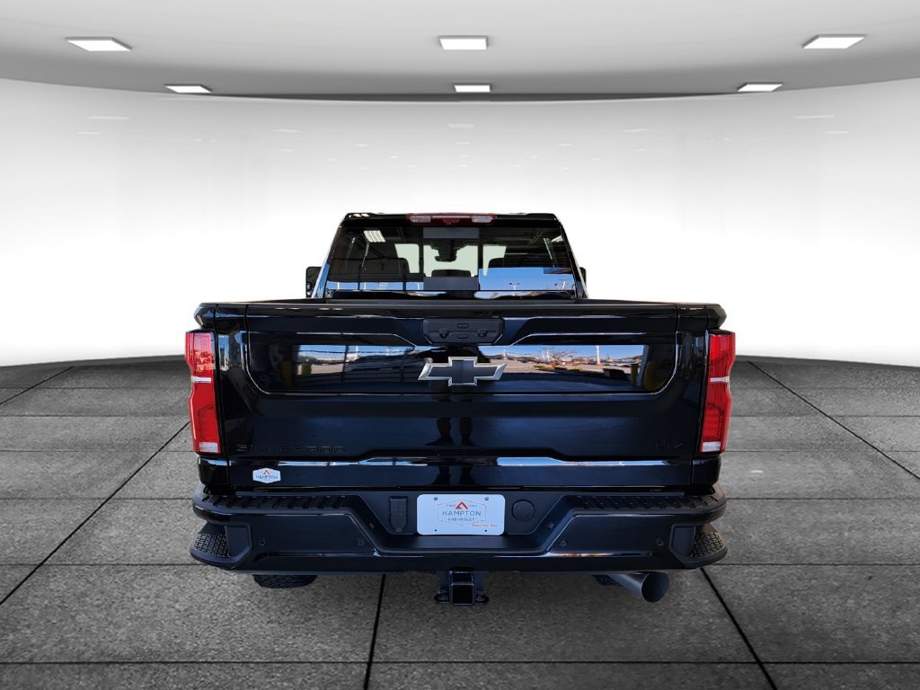 2026 Chevrolet Silverado 2500 HD LTZ Crew Cab Pickup Slide 4