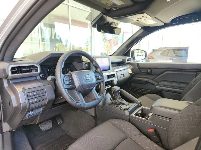 2025 Toyota Tacoma SR5 - Photo 17