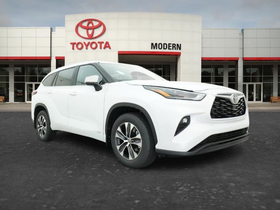New 2026 Wind Chill Pearl Toyota Hybrid XLE image 20