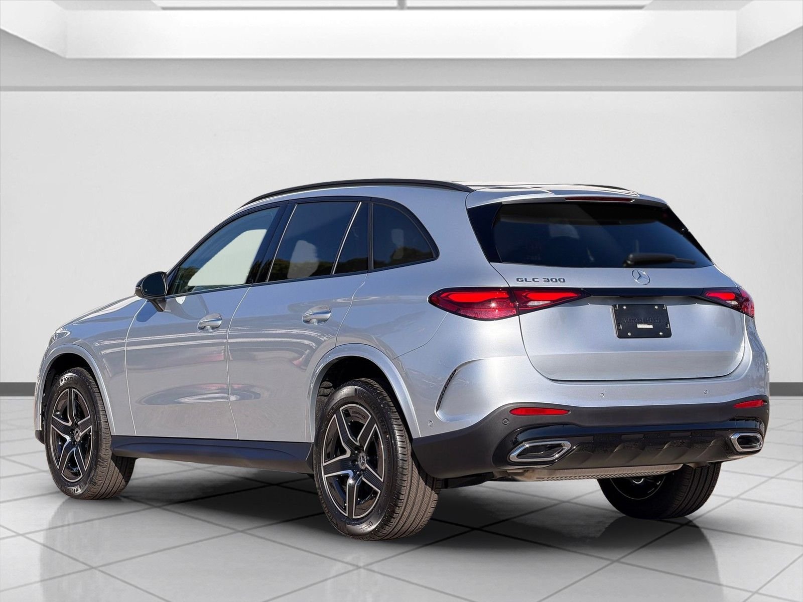New 2026 Cirrus Silver Metallic Mercedes-Benz GLC 300 image 4